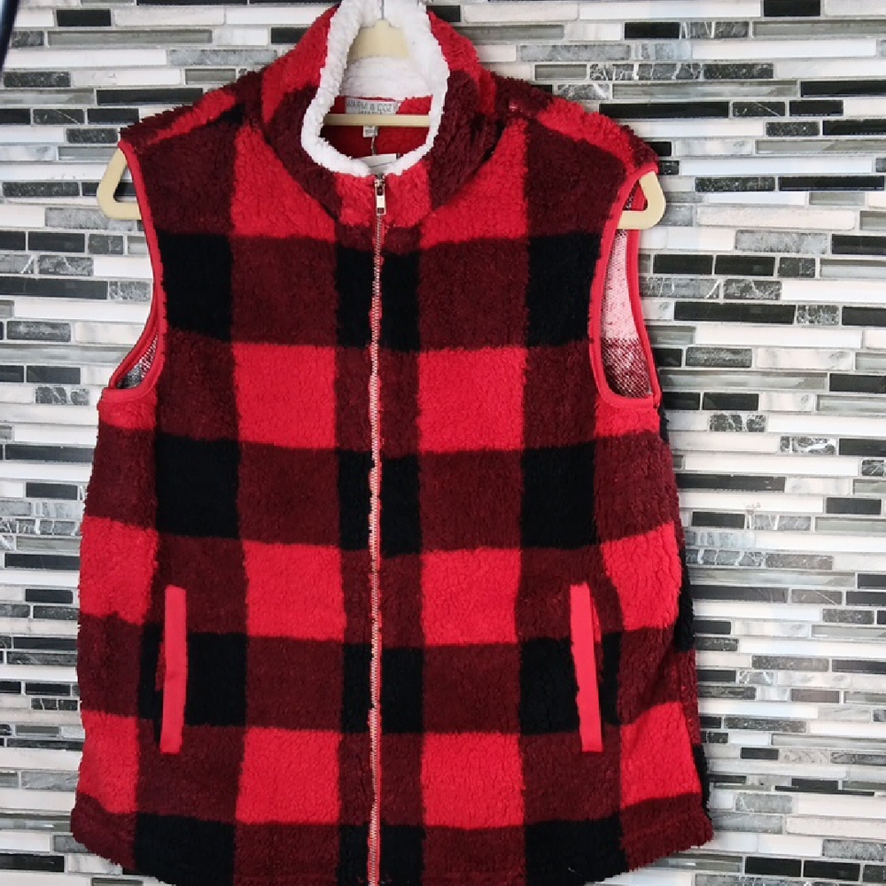 Women S Warm & Cozy Sherpa Red  Black Checkered Full Zip Vest NWT